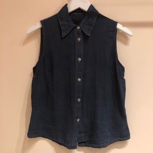 Sleeveless button Up